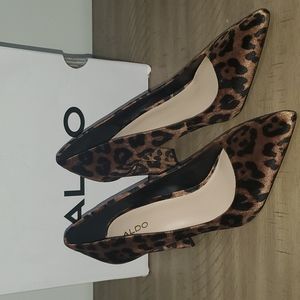 Leopard Embossed heels.